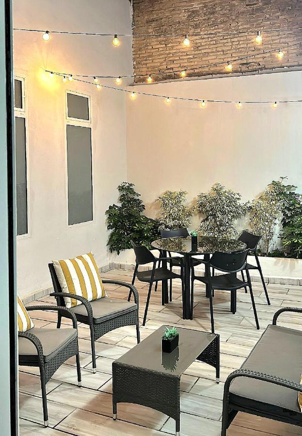 Apartamento New! Renovated, Centrally Located, Private Entrance, Terrace Valencia Exterior foto