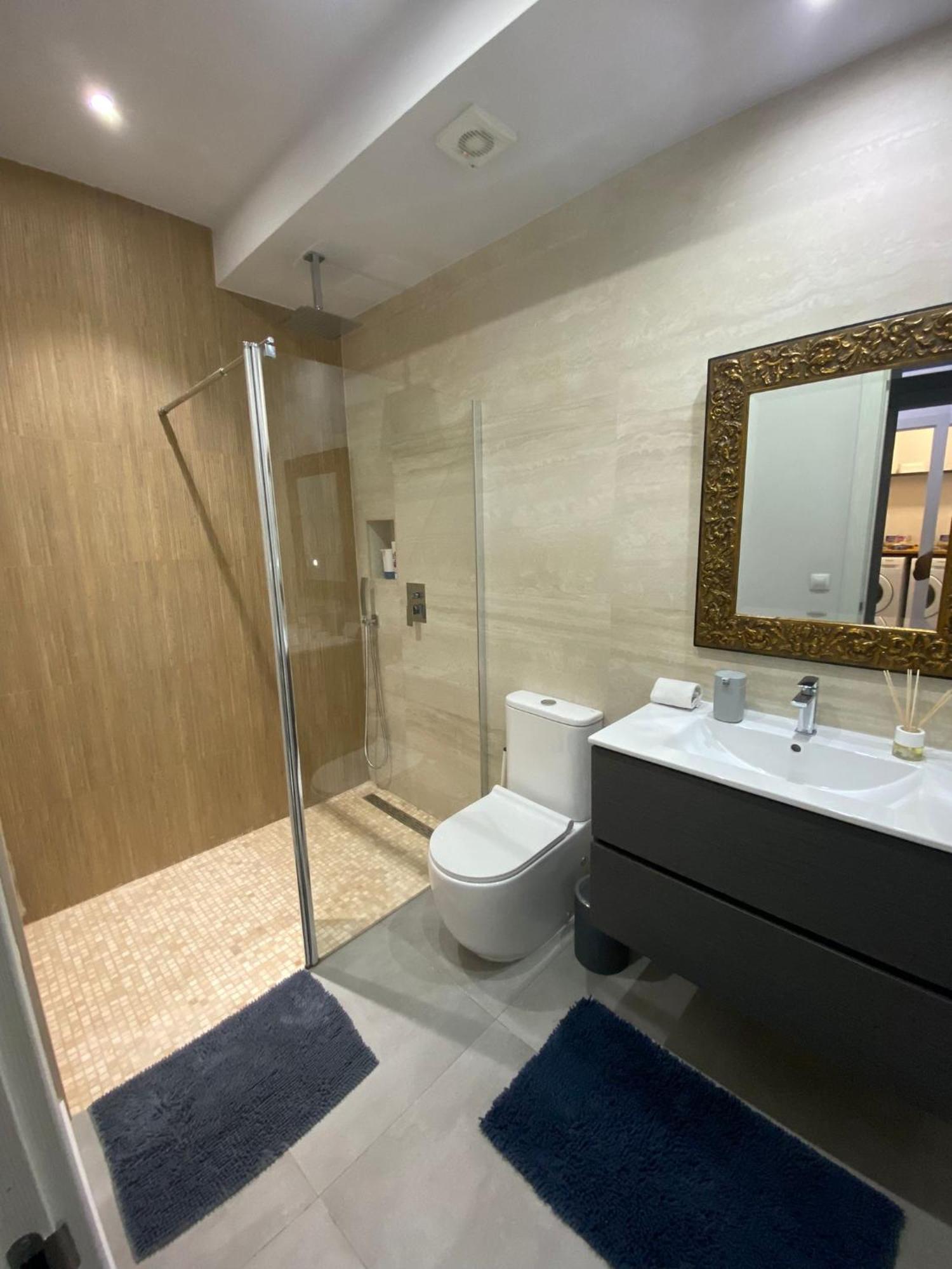 Apartamento New! Renovated, Centrally Located, Private Entrance, Terrace Valencia Exterior foto